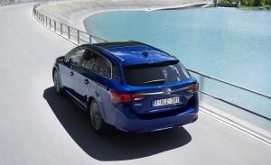 toyota avensis touring sports 2015 hinten